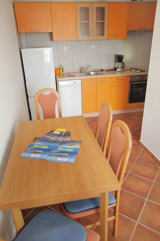Apartment Horizont Трогир Екстериор снимка