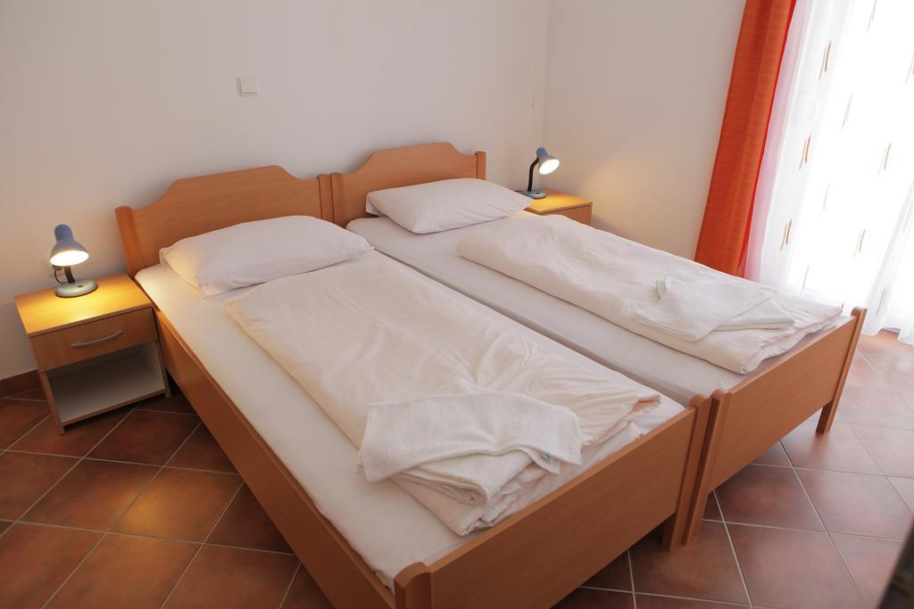 Apartment Horizont Трогир Екстериор снимка