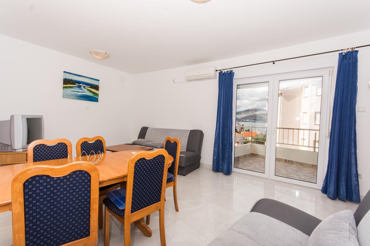 Apartment Horizont Трогир Екстериор снимка