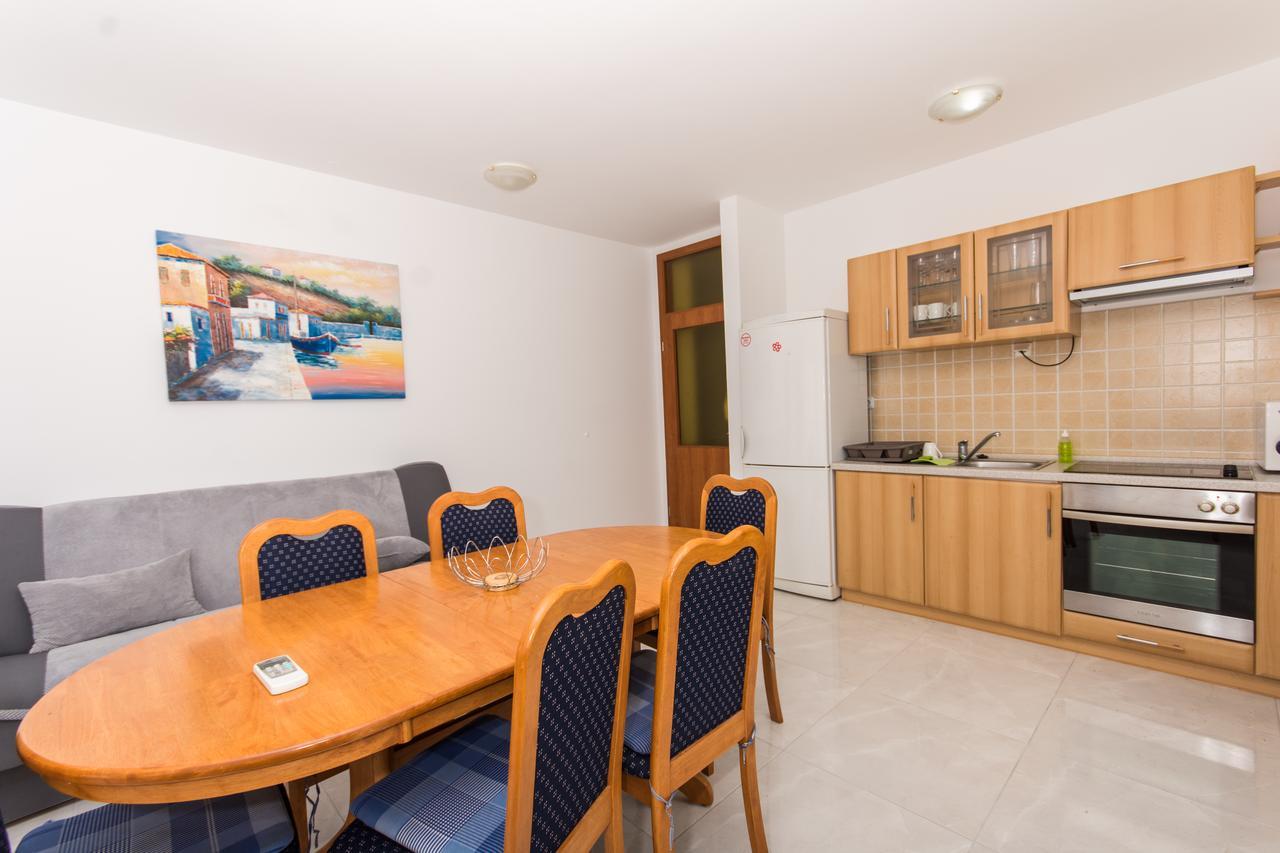 Apartment Horizont Трогир Екстериор снимка