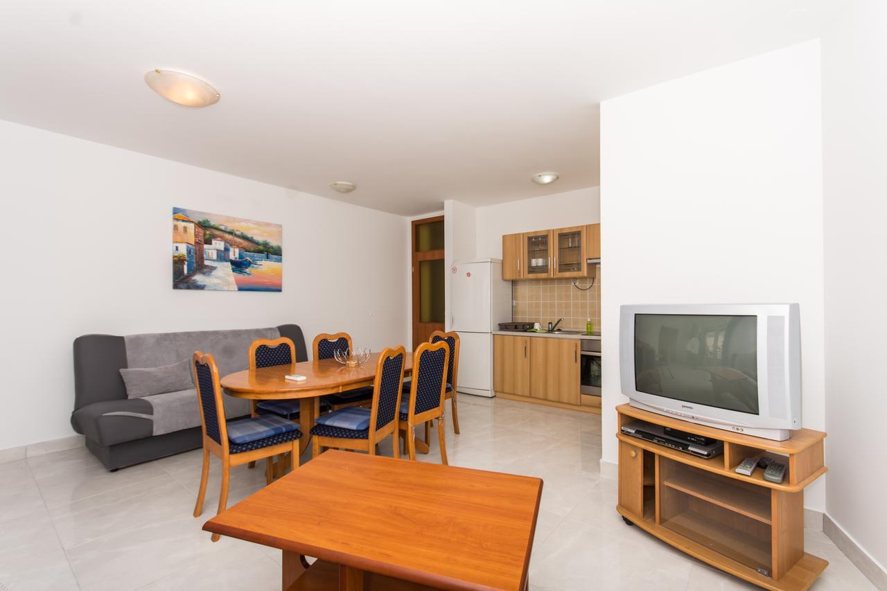 Apartment Horizont Трогир Екстериор снимка